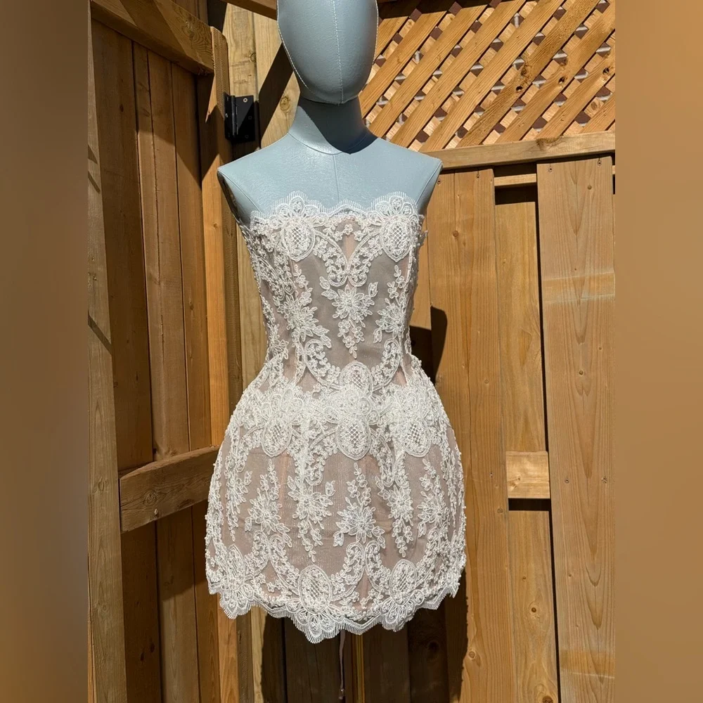 🆕 BRONX & BANCO 🧿 NWOT Maraya Blanc Lace Mini Dress, Sz L US 8